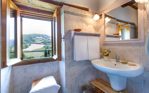 Villa Beatrice: Væg, Sommerhus, Stueplante, Blomsterkrukke, Stuehus, Villa, Lysarmatur, Eco Hotel, Altan