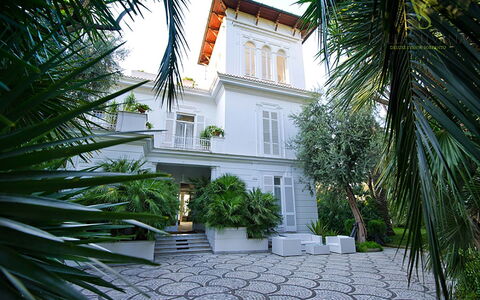 Villa Correale: Hjem, Boligområde, Udvej, Estate, Mansion, Hacienda, Altan, Villa, Skygge