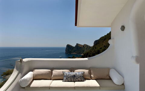 Villa delle Sirene: Møbel, Hav, Coastal Og Oceaniske Landskabsformer, Kyst, Ocean, Headland, Bugt, Promontory