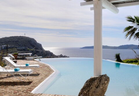 Villa Delos: Blå, Vand, Svømmepøl, Krop Af Vand, Udvej, Coastal Og Oceaniske Landskabsformer, Kyst, Hav, Udendørs Møbler, Eco Hotel