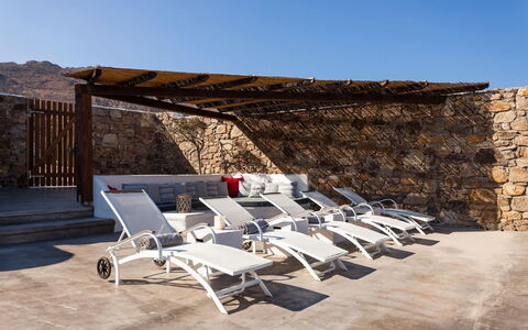 Villa Filìa: Skygge, Udvej, Udendørs Møbler, Stol, Stenmur, Svømmepøl, Flise, Pergola, Flise, Eco Hotel