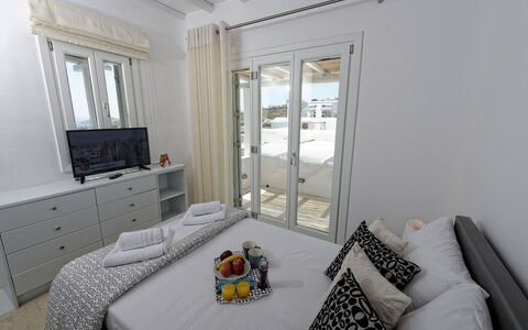 Villa Fos: Møbel, Indretning, Etage, Lejlighed, Soveværelse, Hjem, Værelse, Loft, Seng, Sengetøj