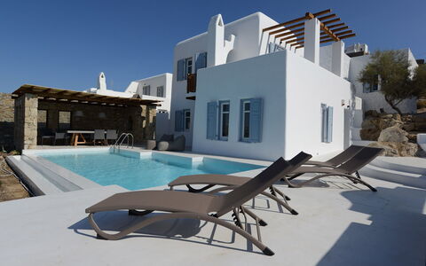 Villa Gazelia: Svømmepøl, Udvej, Udendørs Møbler, Design, Villa, Liggestol, Hotel, Altan, Penthouselejlighed, Eco Hotel