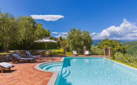 Villa Il Castagno: Blå, Svømmepøl, Eco Hotel, Hacienda, Stuehus, Villa, Landscaping, Udvej