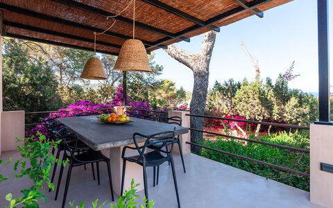 Villa Luanda: Møbel, Udendørs Møbler, Stol, Bord, Udendørs Bord, Skygge, Køkken & Spisebord, Have, Gårdhave, Eco Hotel