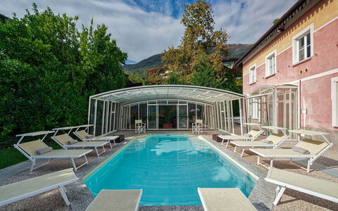 Villa Meridiana: Svømmepøl, Udvej, Thermae, Estate, Udendørs Møbler, Hacienda, Hotel, Eco Hotel, Villa, Liggestol