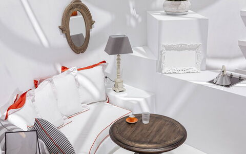 Villa Orestis: Møbel, Pude, Indretning, Stue, Throw Pillow, Hjem, Pude, Couch, Værelse, Sengetøj