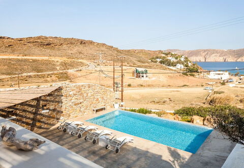 Villa Paradeisos: Svømmepøl, Udvej, Hotel, Villa