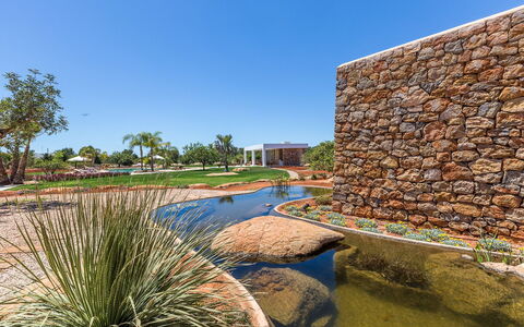 Villa Violet: Landskab, Have, Landscaping, Water Feature, Dam, Hacienda, Estate, Udvej, Botanisk Have