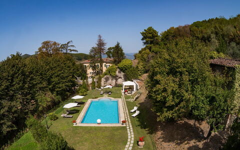 Villa Vorno: Svømmepøl, Estate, Villa, Udvej, Have, Hacienda, Landscaping, Eco Hotel, Thermae, Gård