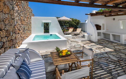 Guest House Sorokos: Udvej, Design, Villa, Gårdsplads, Stol, Eco Hotel, Stueplante, Penthouselejlighed, Altan, Hotel