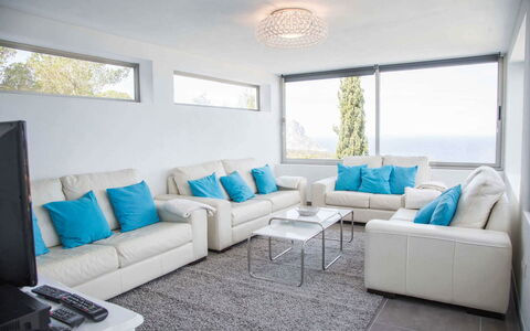 Villa Rigel: Møbel, Indretning, Couch, Gulvbelægning, Etage, Stue, Loft, Værelse, Hjem, Bord