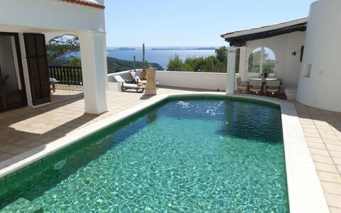 Villa Roxy: Svømmepøl, Kompositmateriale, Udvej, Water Feature, Villa, Flise, Tropics, Sanitærarmatur, Eco Hotel, Ferieby