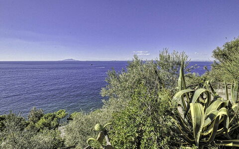 Casa Lubrense: Blå, Vand, Krop Af Vand, Vegetationen, Hav, Horisont, Coastal Og Oceaniske Landskabsformer, Ocean, Kyst, Tropics