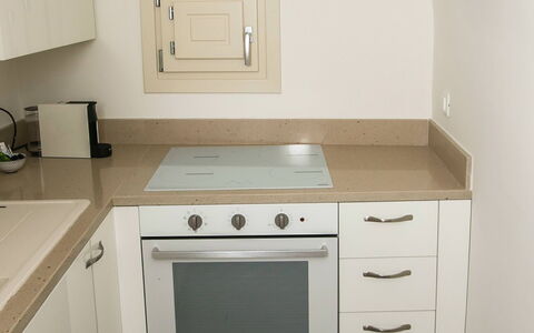 Villa Nea: Træ, Gulvbelægning, Indretning, Køkken, Køkken Apparat, Countertop, Etage, Loft, Cabinetry, Større Bandage