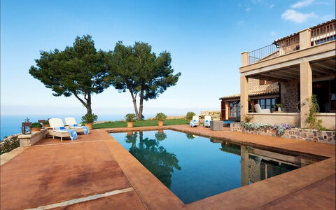 Villa Gem: Svømmepøl, Udvej, Eco Hotel, Villa, Estate, Landscaping, Ferieby, Udendørs Møbler, Hotel, Liggestol