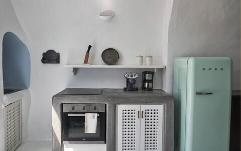 Villa Ivi: Større Bandage, Køkken, Køkken Apparat, Husholdningsapparat, Indretning, Countertop, Komfur, Cabinetry, Gaskomfur, Komfur