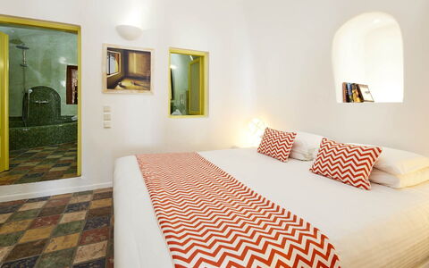 Mandra Suite: Indretning, Etage, Gulvbelægning, Møbel, Loft, Udvej, Hotel, Soveværelse, Seng, Bed Frame