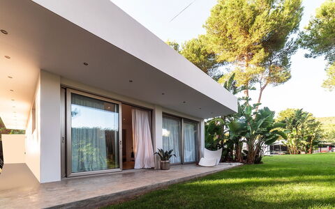 Villa Sound: Hjem, Arkitektur, Boligområde, Skygge, Estate, Have, Landscaping, Udendørs Struktur, Udvej, Design