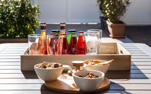 Kalimba: Mad, Bordservice, Ingrediens, Fremstille, Frugt, Flaske, Serveware, Drinkware