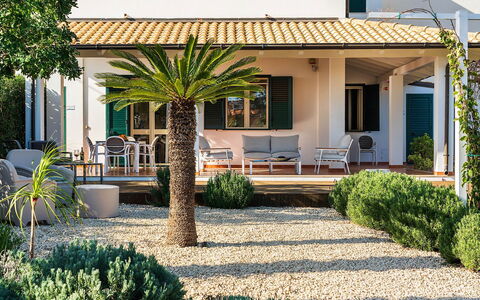 Stella Marina: Boligområde, Busk, Hjem, Hus, Have, Skygge, Landscaping, Estate, Eco Hotel