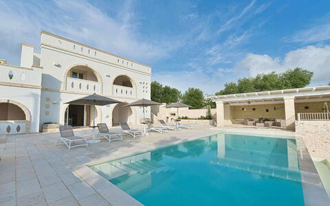 Masseria Ostuni: Arkitektur, Estate, Mansion, Palads, Villa, Gårdsplads, Arcade, Hacienda, Svømmepøl