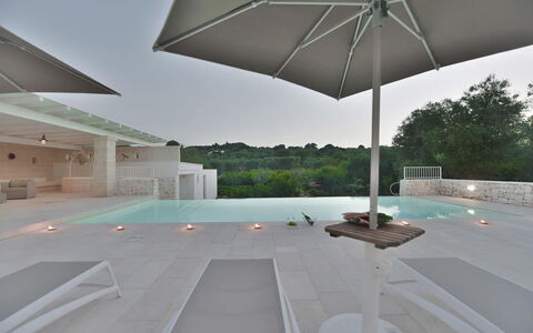 Masseria Ostuni: Svømmepøl, Kompositmateriale, Beton, Estate, Flise, Skygge, Design, Villa, Udvej, Water Feature