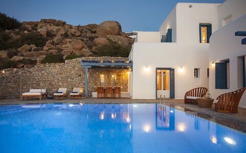 Villa Anassa: Blå, Svømmepøl, Udvej, Kyst, Ferieby, Hotel, Eco Hotel, Bugt, Villa