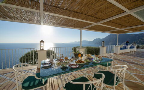 Villa Melissa: Møbel, Bord, Udvej, Stol, Køkken & Spisebord, Hav, Spisestue, Kyst, Altan, Eco Hotel