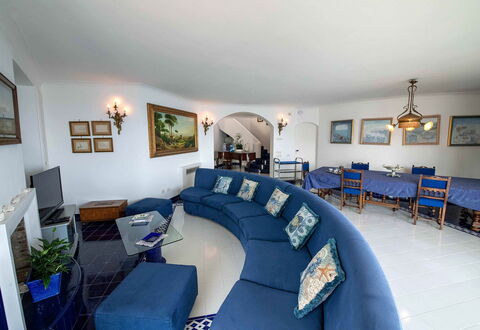 Villa Grazia: Møbel, Indretning, Couch, Gulvbelægning, Etage, Bord, Loft, Stue, Værelse, Belysning