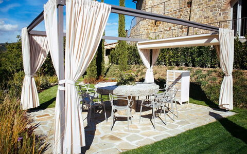 Villa Torre del Chianti: Møbel, Udendørs Møbler, Stol, Bord, Skygge, Have, Gazebo, Gårdhave, Udendørs Bord, Udendørs Struktur