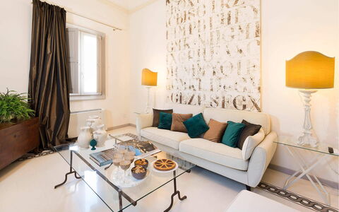 Dimora Simona: Møbel, Indretning, Væg, Gulvbelægning, Etage, Couch, Træ, Værelse, Loft, Stue