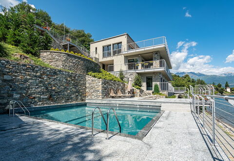 Villa Perla: Svømmepøl, Estate, Reservoir, Udvej, Eco Hotel, Villa, Ferieby, Water Feature, Mansion