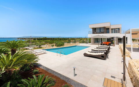 Villa Silvia: Udvej, Svømmepøl, Estate, Eco Hotel, Villa, Tropics, Ferieby, Hotel, Caribbean