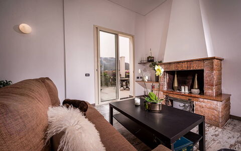 Casa Maurus: Møbel, Indretning, Væg, Gulvbelægning, Træ, Loft, Etage, Stue, Værelse, Belysning
