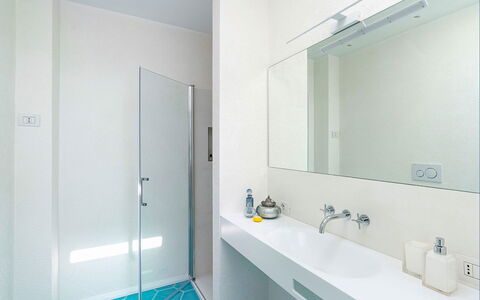 Casa Pink: Væg, Gulvbelægning, Indretning, Sanitærarmatur, Badeværelse, Etage, Vvs, Tap, Flise, Kompositmateriale