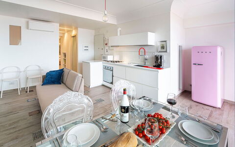 Casa Light Blu: Møbel, Indretning, Køkken, Gulvbelægning, Større Bandage, Etage, Køkken Apparat, Countertop, Lejlighed, Værelse