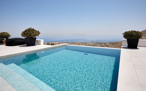 Haleine Suite: Blå, Svømmepøl, Kompositmateriale, Hav, Udvej, Flise, Naturmateriale, Tropics, Water Feature, Villa