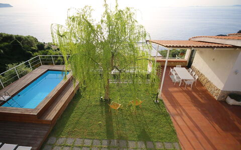 Mermaid Villa: Svømmepøl, Fritid, Udvej, Dæk, Udendørs Møbler, Bejdse, Eco Hotel, Hårdttræ, Skygge, Altan