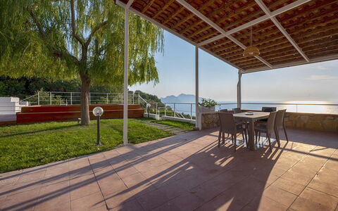 Mermaid Villa: Veranda, Dæk, Stol, Udvej, Skygge, Bejdse, Altan, Hårdttræ, Eco Hotel, Udendørs Struktur