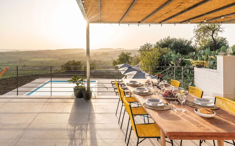 Villa Arcobaleno: Møbel, Udendørs Møbler, Stol, Bord, Køkken & Spisebord, Udendørs Bord, Restaurant, Gårdhave, Skygge, Spisestue