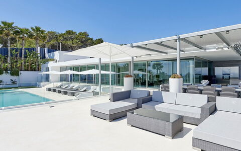 Villa Splendente: Svømmepøl, Udvej, Udendørs Møbler, Kompositmateriale, Skygge, Stol, Hotel, Eco Hotel, Liggestol, Design