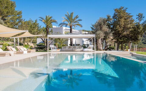Villa Fabula: Svømmepøl, Træ, Udvej, Skygge, Eco Hotel, Udendørs Møbler, Estate, Hotel, Villa