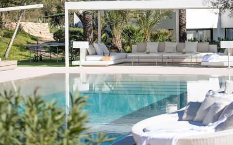 Villa Fabula: Udendørs Møbler, Svømmepøl, Udvej, Stol, Eco Hotel, Villa, Skygge, Udendørs Struktur, Naturmateriale