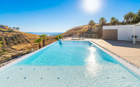 Villa Montallegro: Svømmepøl, Udvej, Tropics, Eco Hotel, Hotel