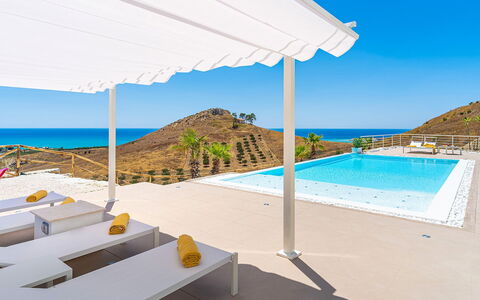 Villa Montallegro: Møbel, Svømmepøl, Udvej, Stol, Eco Hotel, Skygge, Udendørs Møbler, Udendørs Struktur, Villa, Hotel