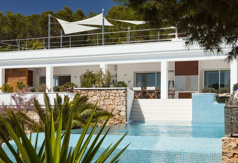 Villa Jondal: Svømmepøl, Møbel, Udvej, Udendørs Møbler, Stol, Skygge, Etage, Eco Hotel, Paraply, Hotel