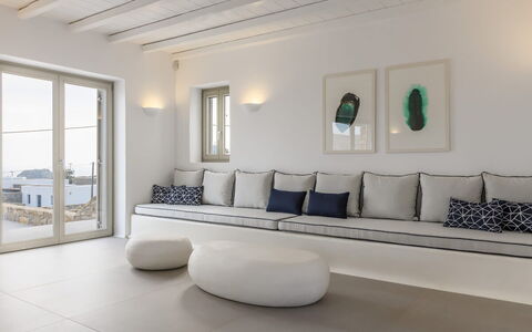 Villa Cupido: Møbel, Gulvbelægning, Indretning, Etage, Throw Pillow, Couch, Lejlighed, Stue, Pude