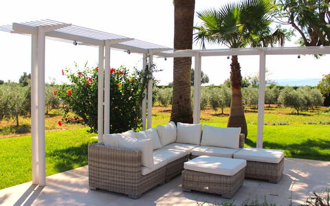 Villa Acapulco: Møbel, Udendørs Møbler, Have, Skygge, Gazebo, Pergola, Udendørs Struktur, Pavilion, Kolonne, Gårdhave