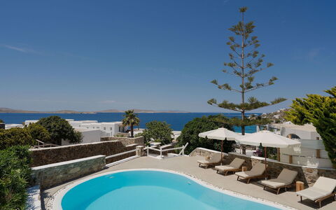 Villa Athella: Udvej, Coastal Og Oceaniske Landskabsformer, Hav, Svømmepøl, Kyst, Ocean, Udendørs Møbler, Kyst, Hotel